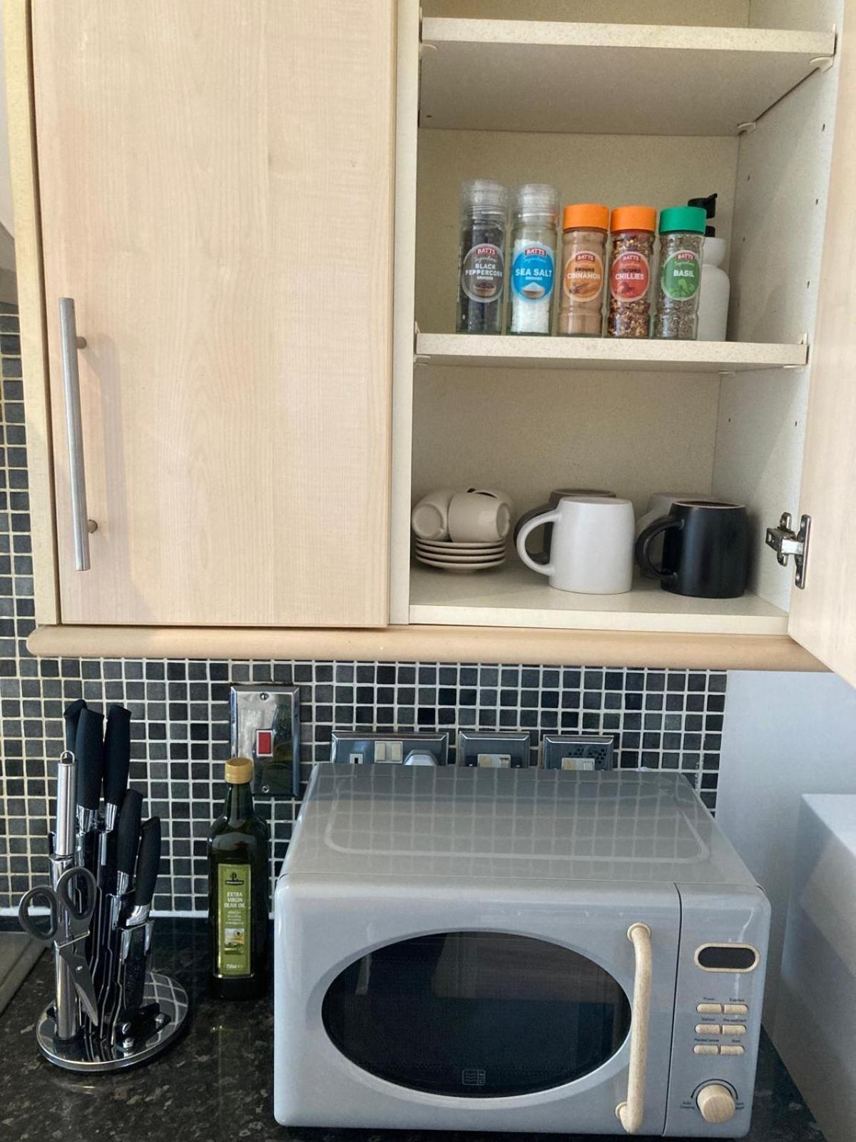 Ocean Waves Apartment Near Bournemouth Beach Bagian luar foto
