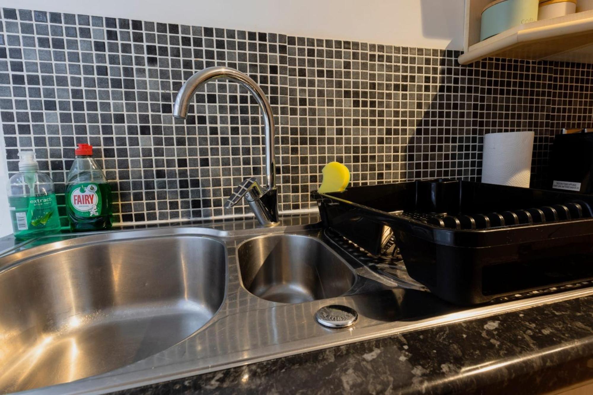 Ocean Waves Apartment Near Bournemouth Beach Bagian luar foto