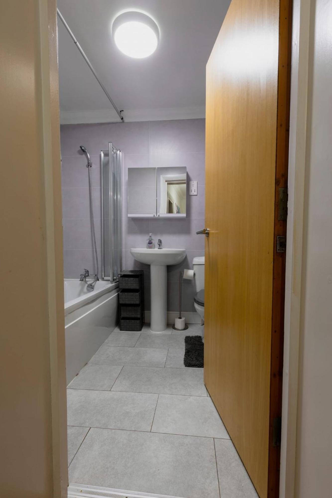 Ocean Waves Apartment Near Bournemouth Beach Bagian luar foto