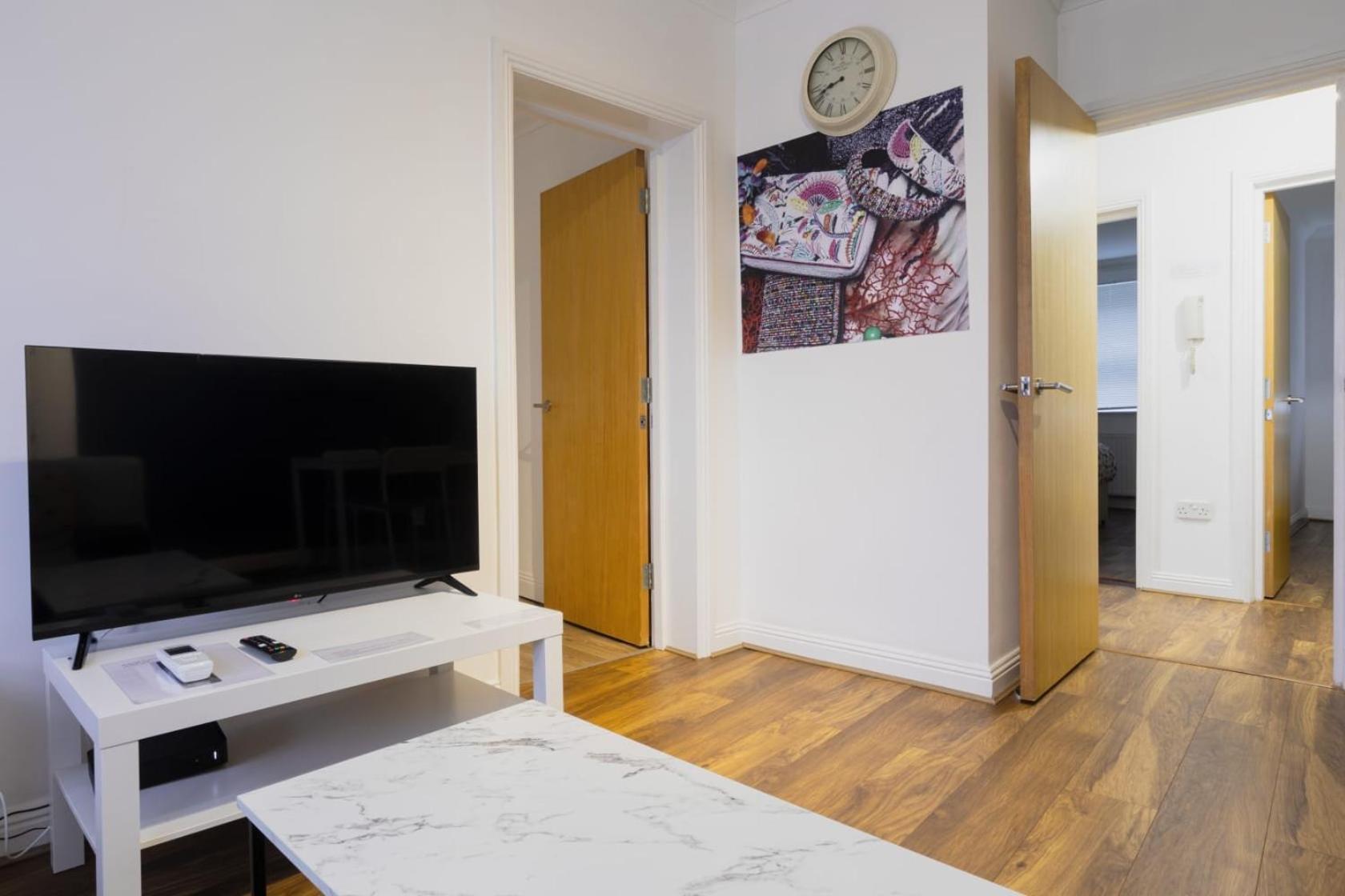 Ocean Waves Apartment Near Bournemouth Beach Bagian luar foto